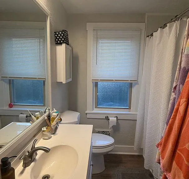 2078 Walton Ave — Photo 7