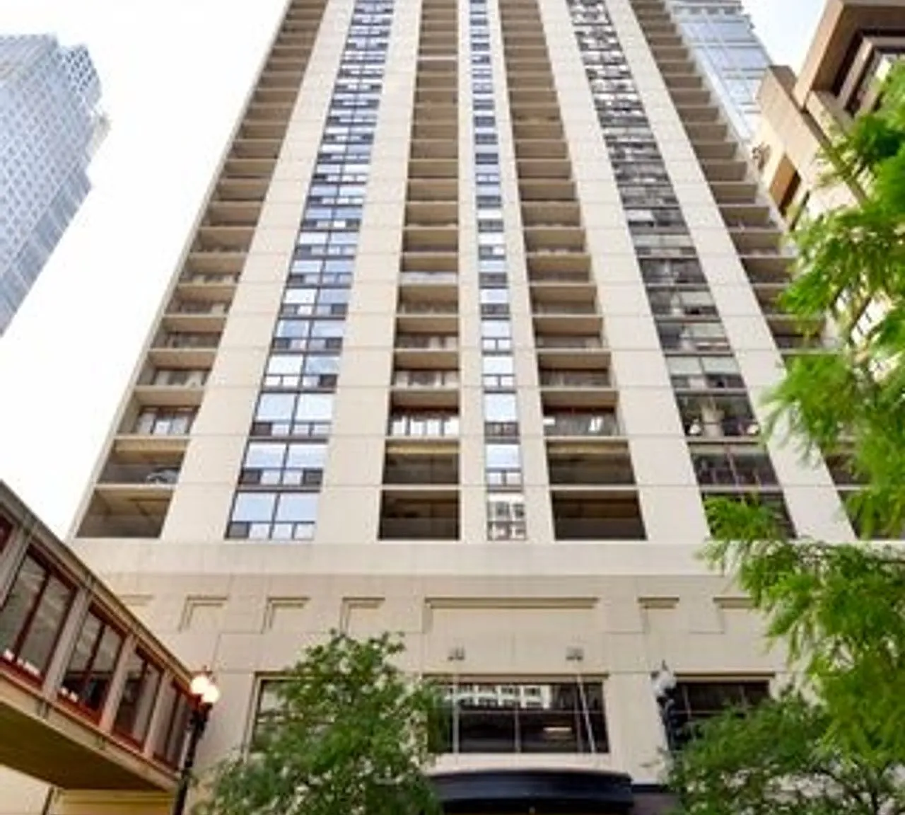 200 N Dearborn — Photo 1