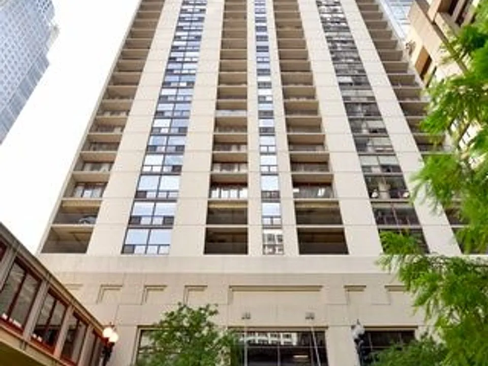 200 N Dearborn