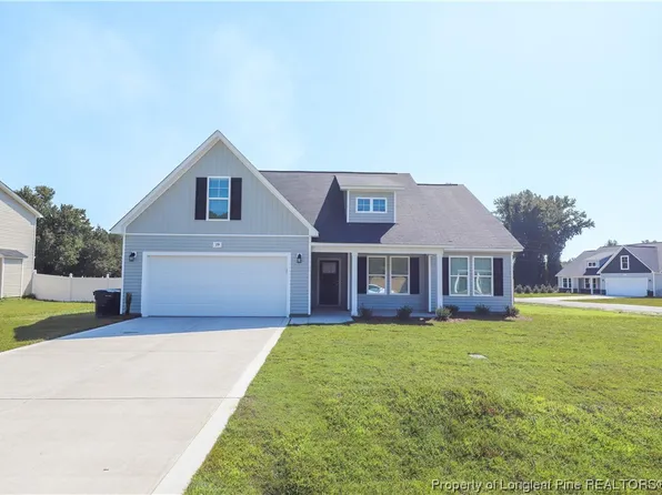 19 Finch Ln, Parkton, NC 28371