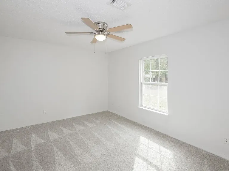 5561 Cottonwood Dr — Photo 4