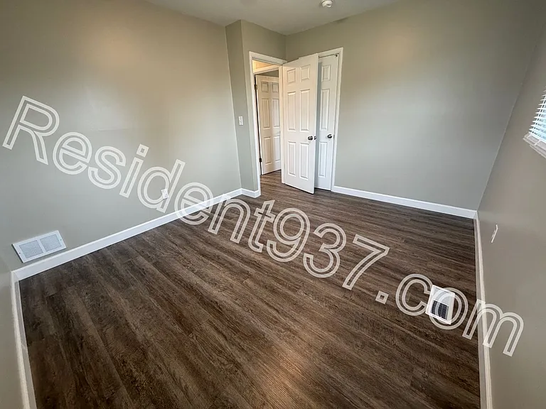 2059 Neff Rd — Photo 6