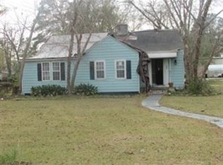 608 S Park St, Mullins, SC 29574