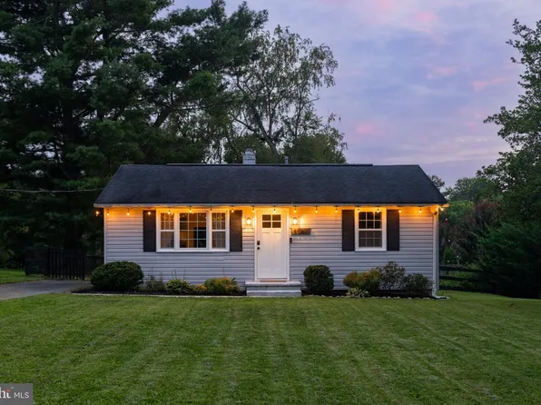 39881 Catoctin Ridge St, Paeonian Springs, VA 20129