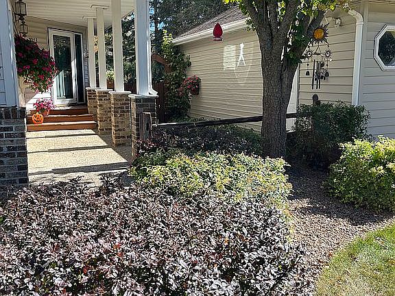 4th image of 1973 Greenwood Dr NE