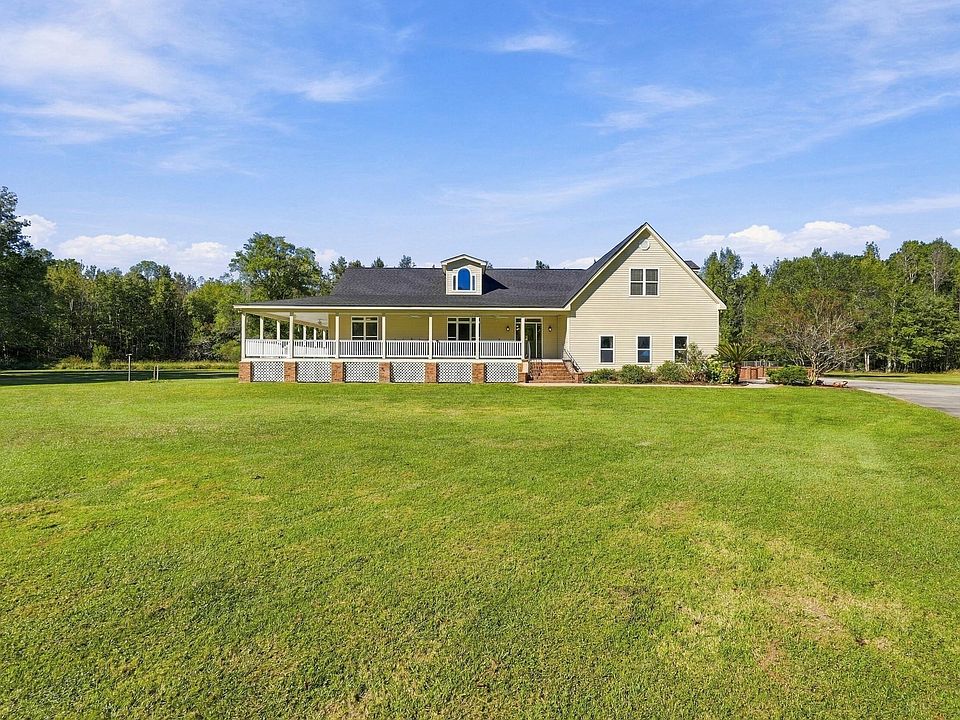 1st image of 210 Knotty Oak Dr