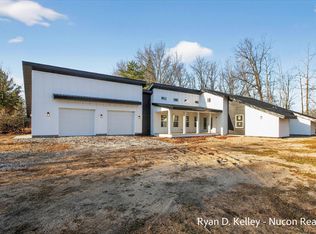 8411 Peninsula Dr W, Stanwood, MI 49346