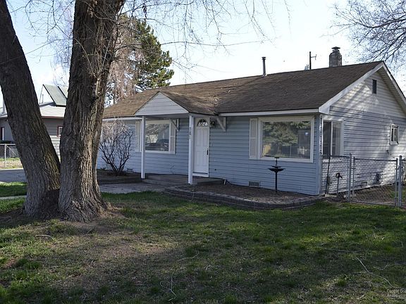 3rd image of 786 SE Idlewood St