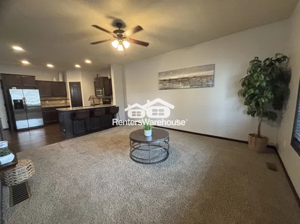 9175 Coneflower Dr Unit 116, West Des Moines, IA 50265