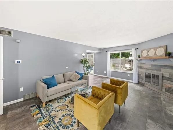 135 W Bannister Rd, Kansas City, MO 64114