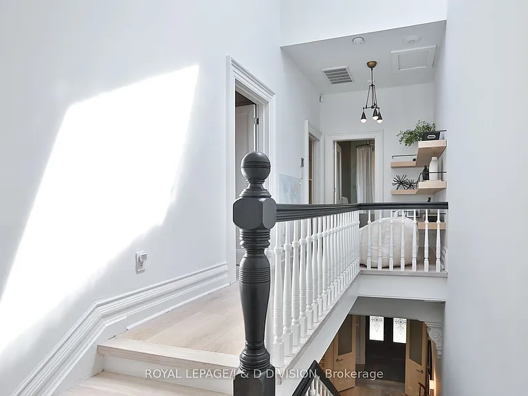 426 Ontario St — Photo 20