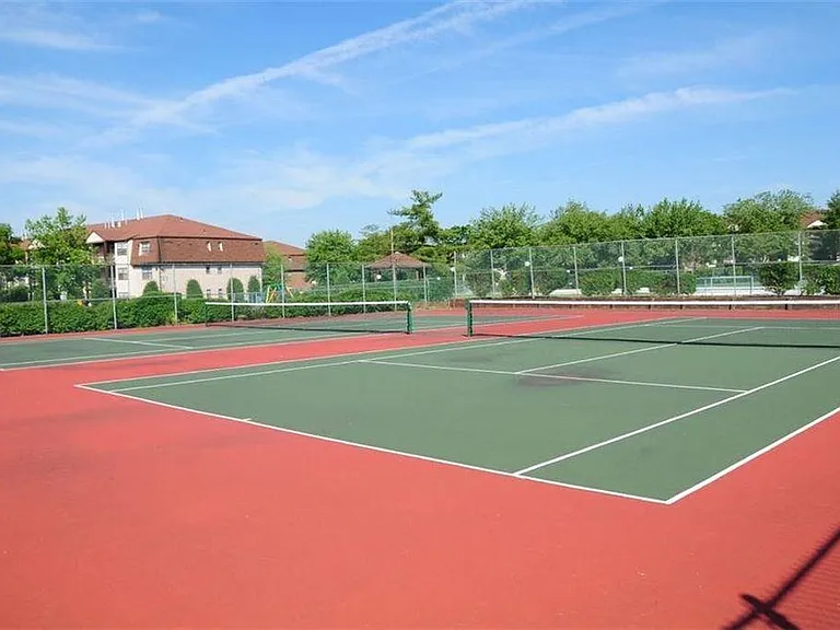 1811 Green Hollow Dr — Photo 22