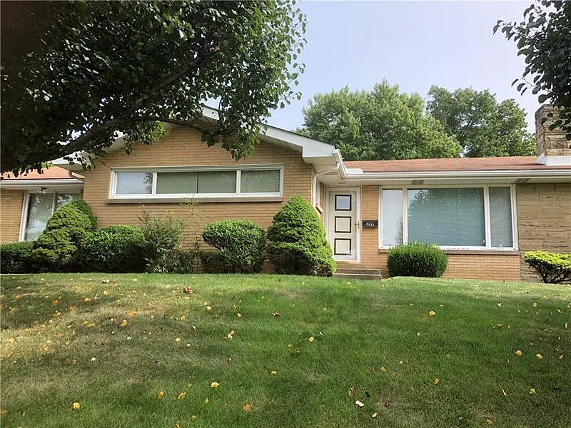219 Clark Ave photo 1