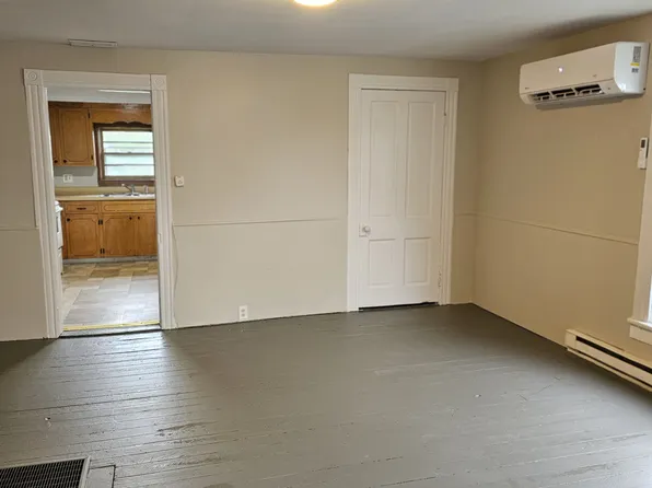 345 E Prospect St, Covington, VA 24426