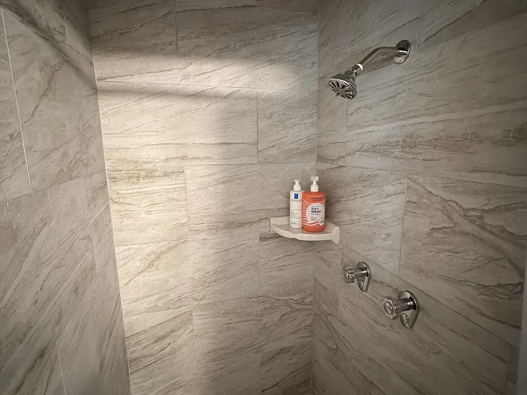3131 Robinson Dr — Photo 32