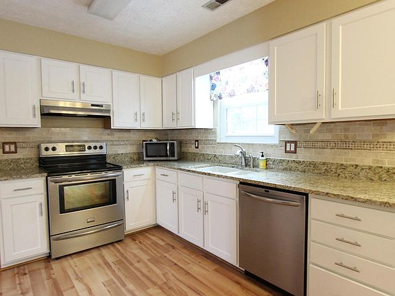 3rd image of 1224 Folkstone Pl