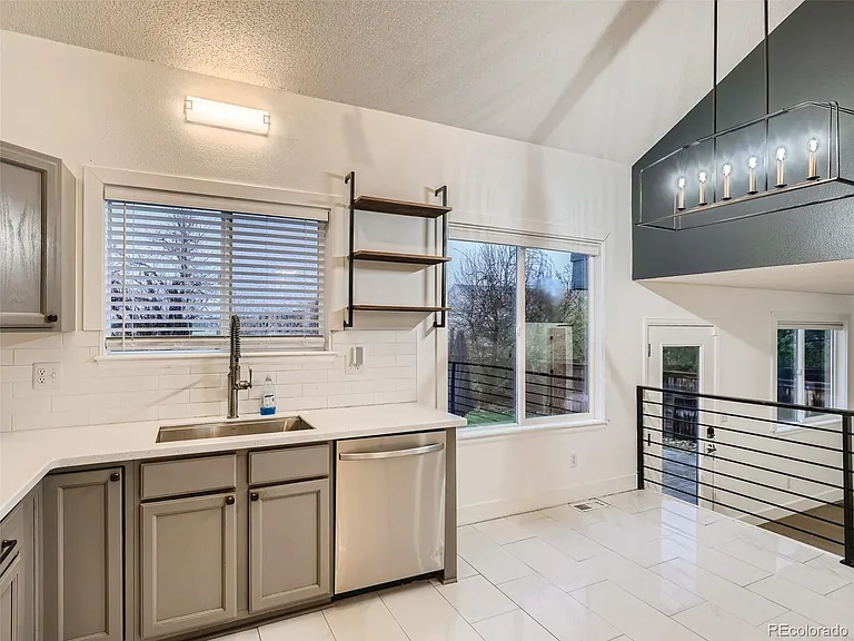 9959 Sydney Ln — Photo 18