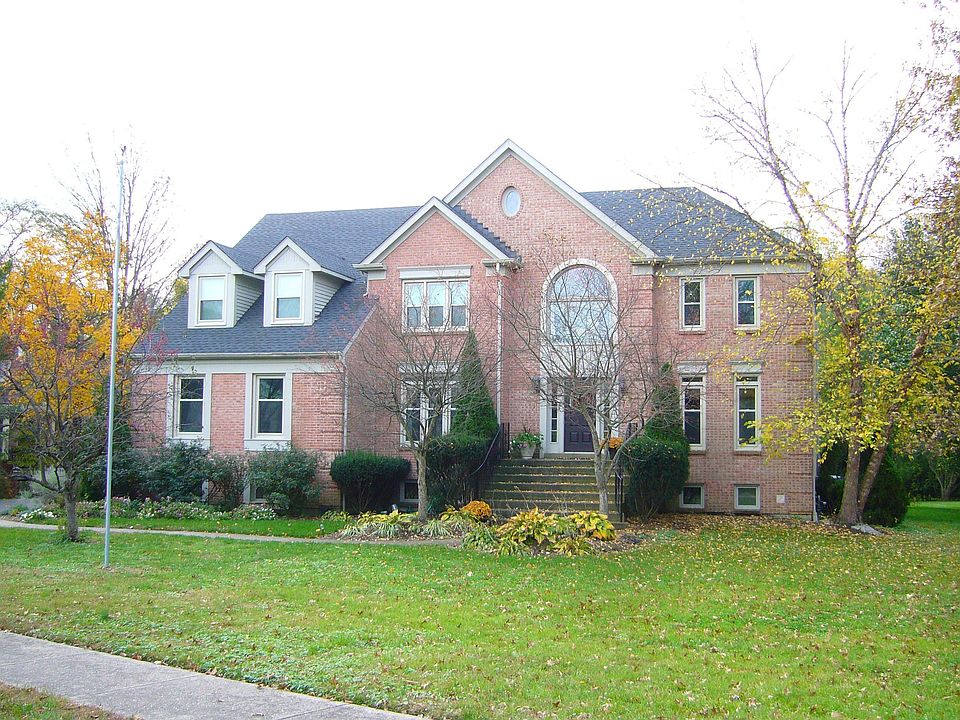 Located on cul-de-sac street