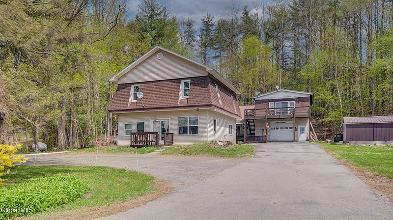 3rd image of 111 Seven Hills Road