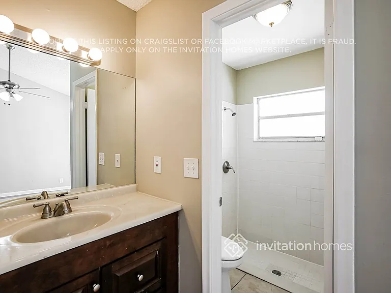 8400 NW 49th St — Photo 11