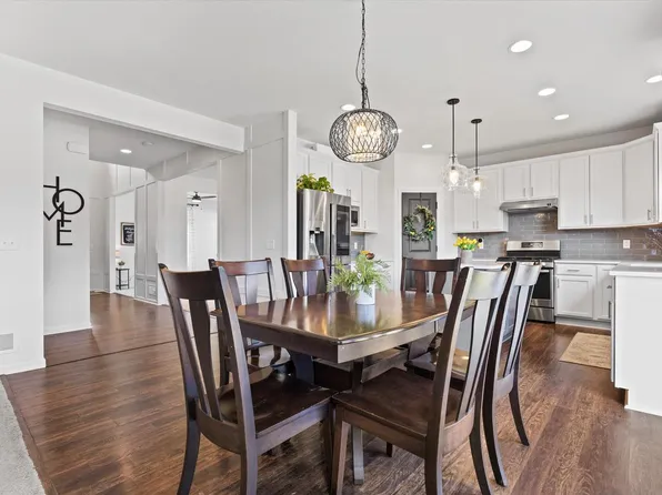 2501 Marie CIRCLE, Waukesha, WI 53189