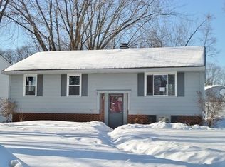 762 Manzano Dr, Wolverine Lake, MI 48390