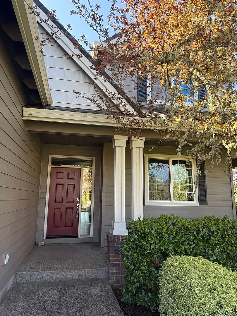 5 Bedrooms and 2.5 Bathrooms with Views of the Rolling Hills of Corvallis Country Club — Photo 4