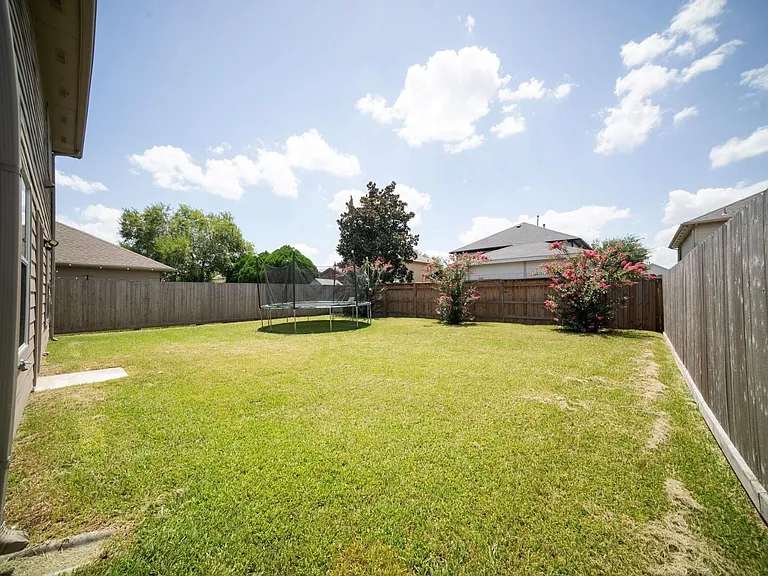 9519 Deep Valley Dr — Photo 16