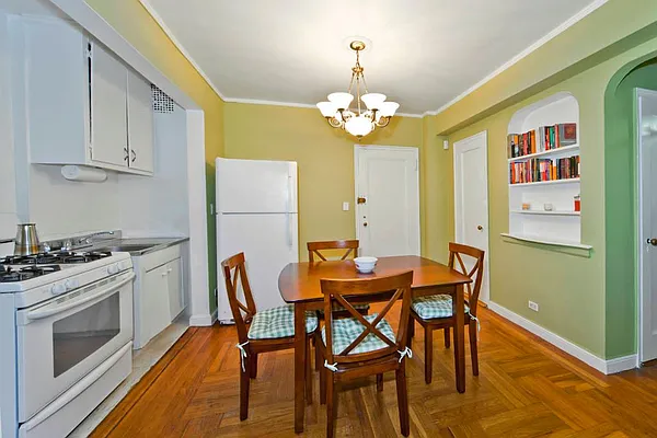 Sold by Foxworth Realty | media 10