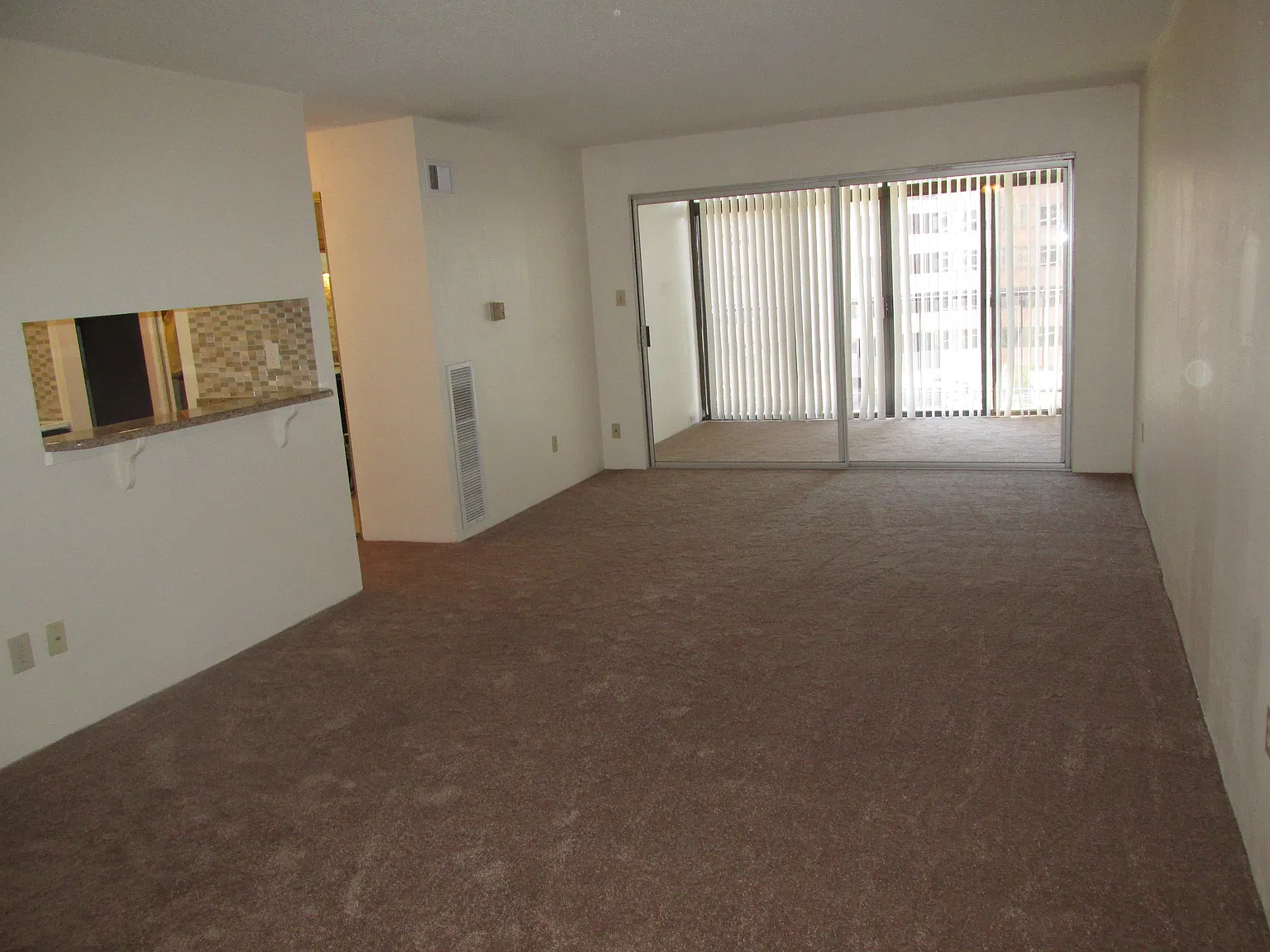 1 bed, 631 sqft, $1,350 — Photo 2
