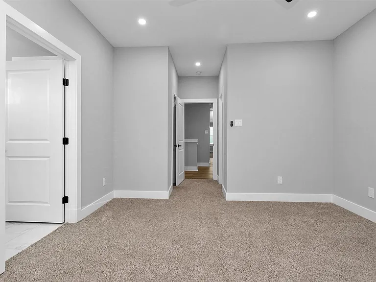 6918 Dumble St #B — Photo 20