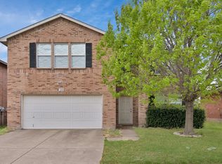 9208 Garden Springs Dr, Fort Worth, TX 76123