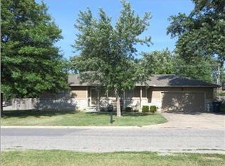 12 N Harris Dr, Rose Hill, KS 67133