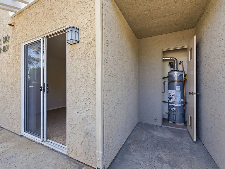 Benchmark Apartments — Photo 8
