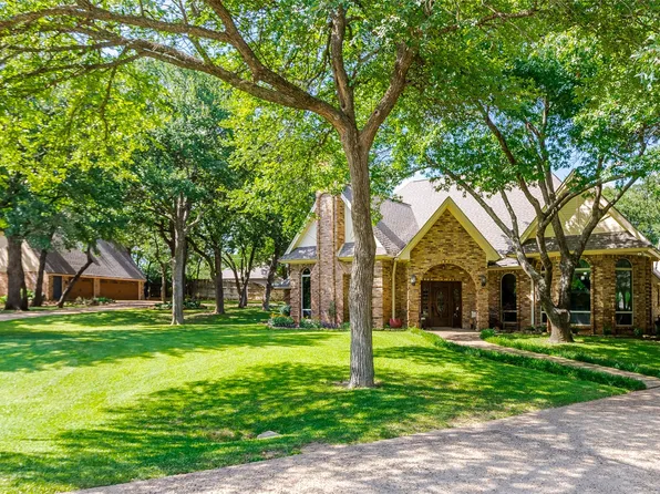 950 Ginger Ct, Southlake, TX 76092