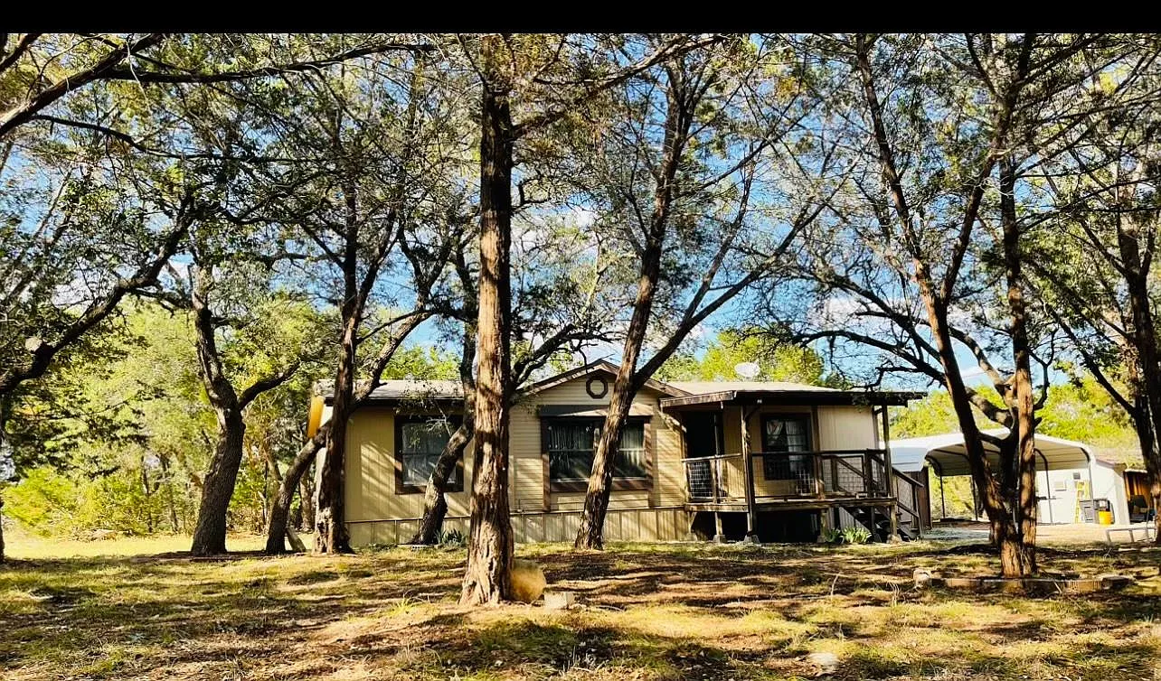 1340 W Fitzhugh Rd — Photo 2