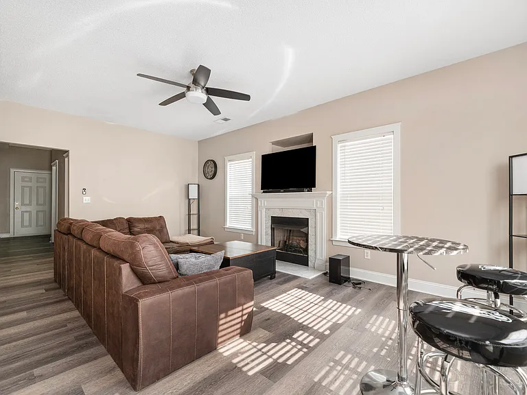 13604 Glenwyck Ln — Photo 10