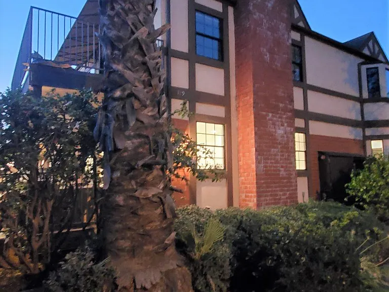 129 S Encinitas Ave #F — Photo 3