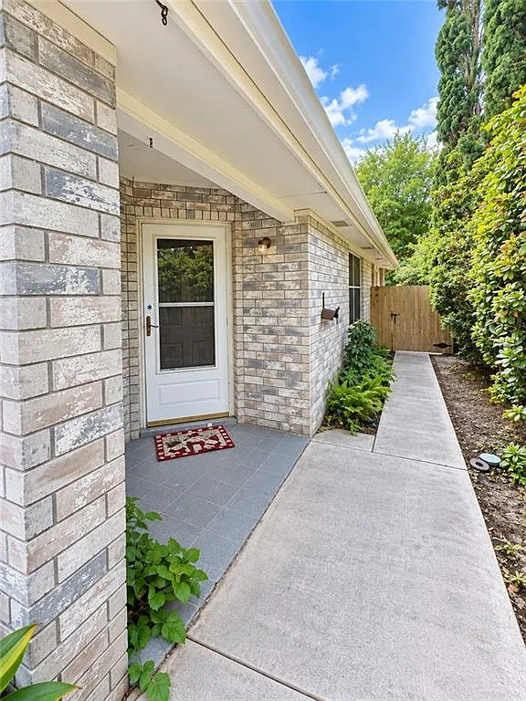 2 bed, 2.0 bath, 1138 sqft, $1,300 — Photo 2