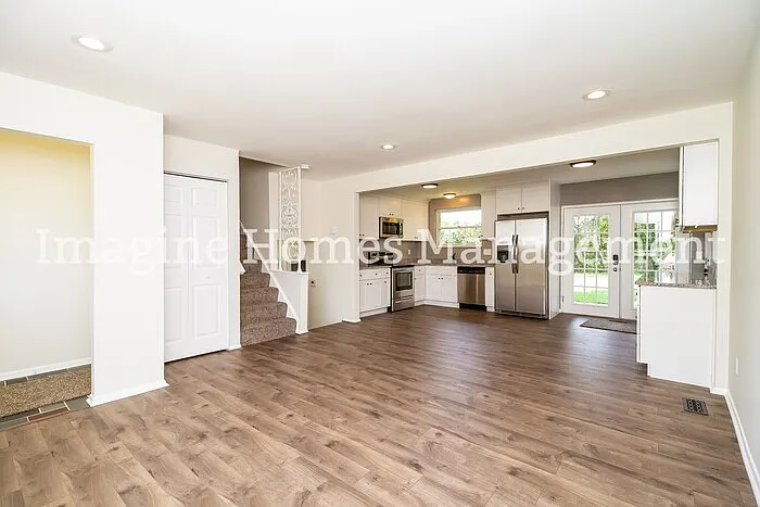 920 Yarger Dr — Photo 3