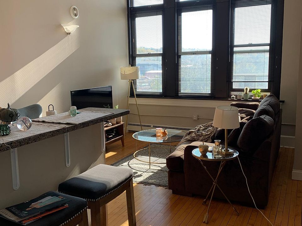 1st image of 2920 5th Ave #206