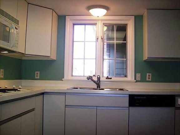 2nd image of 13 Island Ln