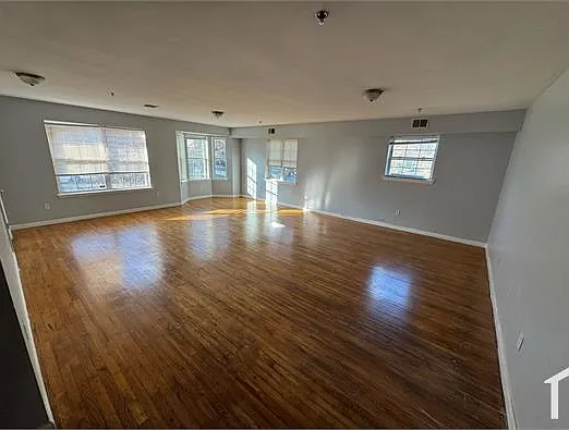224 N Arlington Ave #1 — Photo 2