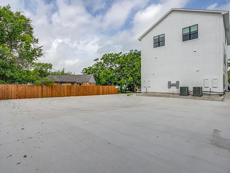 2345 Benbrook Blvd — Photo 74