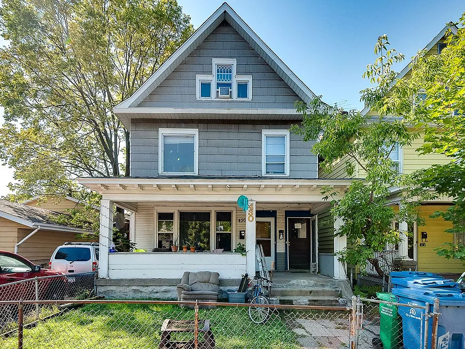 430 8th St SE