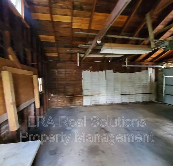 695 S Eureka Ave — Photo 25