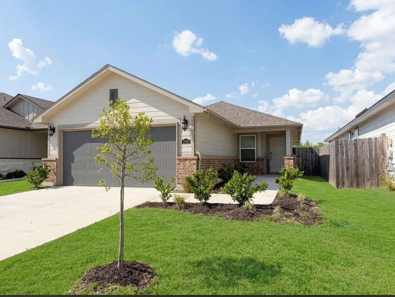 4 bed, 2.0 bath, 1565 sqft, $2,250 — Photo 1