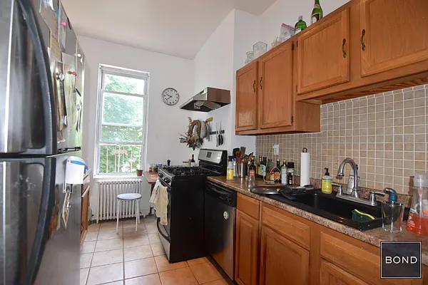 Rented by Bond New York | media 6