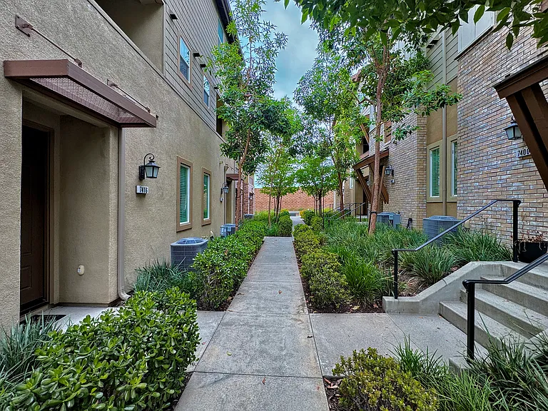 7416 Solstice Pl — Photo 2