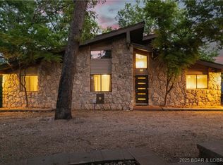 134 Twin Oaks Dr, Lake Ozark, MO 65049